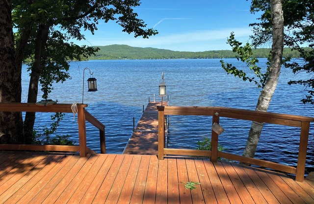 Beautiful 3 Bedroom Lake House on Webster Lake!