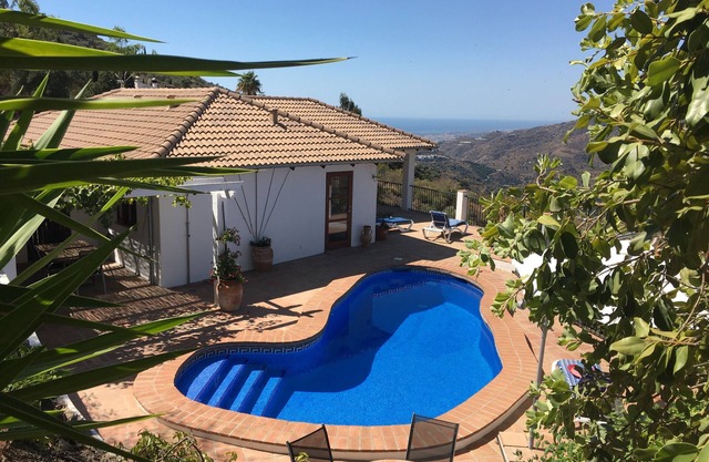 Beautiful 3 bedroom villa with Private Pool and Stunning views close to Competa.