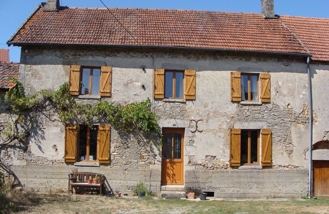 Beautiful 4 bedroom farmhouse