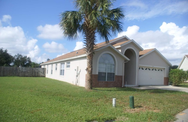 Beautiful 5 Bedroom/4 Full Bath Villa- Private Pool and Spa Near Disney!