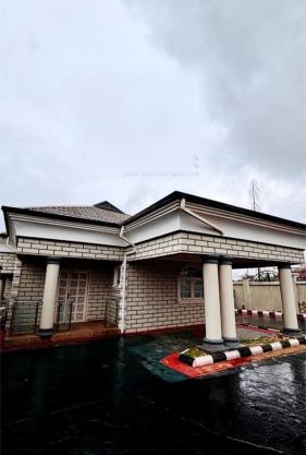 Beautiful 5 bedroom Bungalow