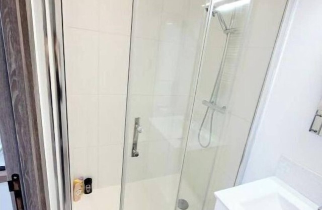 Beautiful air-conditioned Studio 200m from Valence town station
