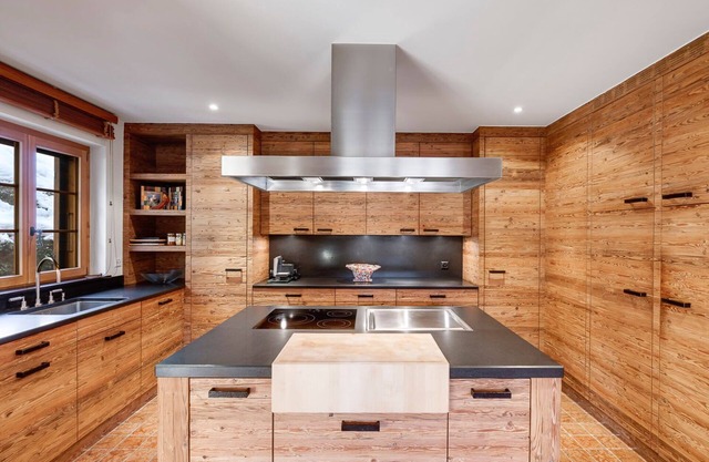 Beautiful Alpine Luxury Flat in Rougemont