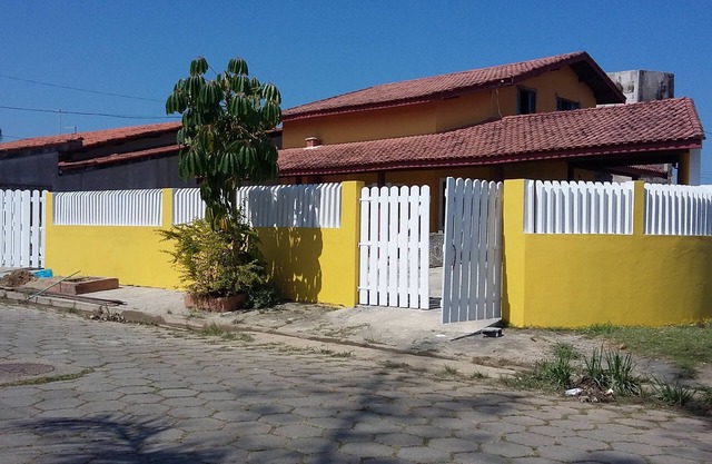 Beautiful and spacious house at the corner of the beach whatsapp 11 98430 0518