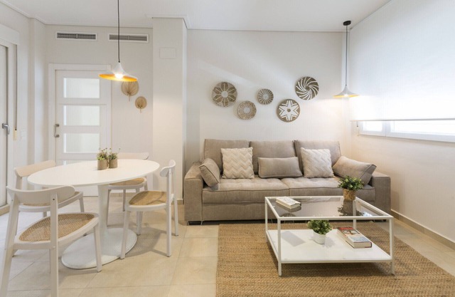 Beautiful apartment, modern decoration. Next to the port. Free WIFI