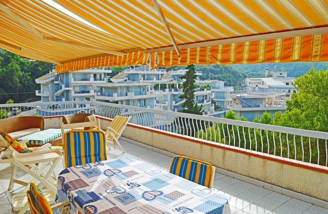 Beautiful apartment 150 meters from the sea with a large terrace overlooking the sea for 8