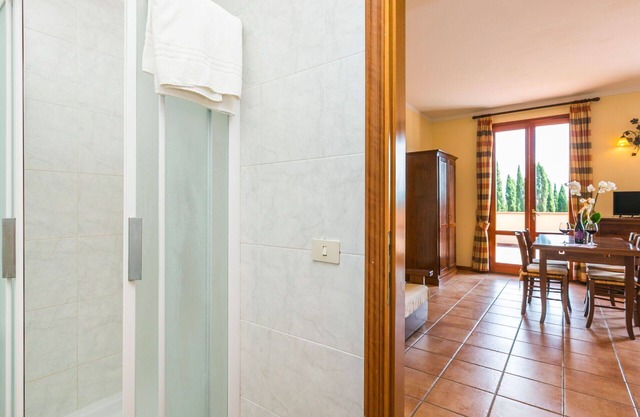 Beautiful apartment for 2 guests with pool, A/C, WIFI, TV and pets allowed