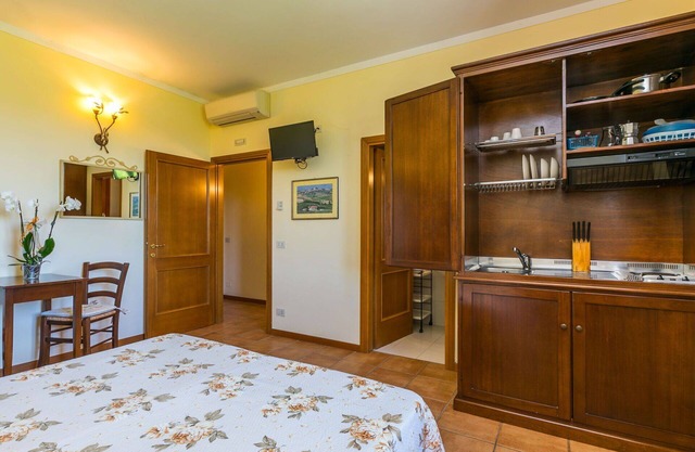 Beautiful apartment for 2 guests with A/C, pool, WIFI, TV and pets allowed