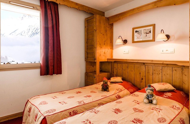 Beautiful apartment for 8 people with WIFI, pool, TV, balcony and pets allowed