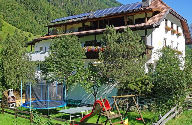 Beautiful apartment for 4 people with WIFI, TV, balcony and pets allowed