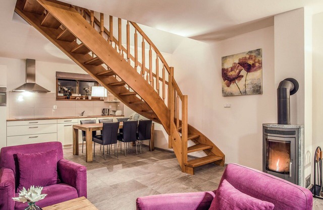Beautiful apartment in villa for 5 people with WIFI, TV, terrace and pets allowed
