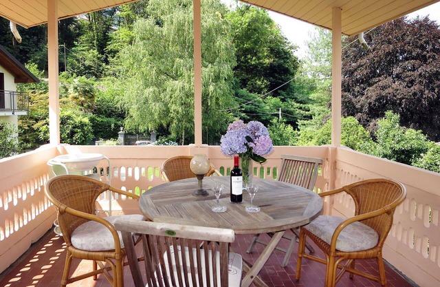 Beautiful apartment for 6 guests with WIFI, TV, patio and pets allowed
