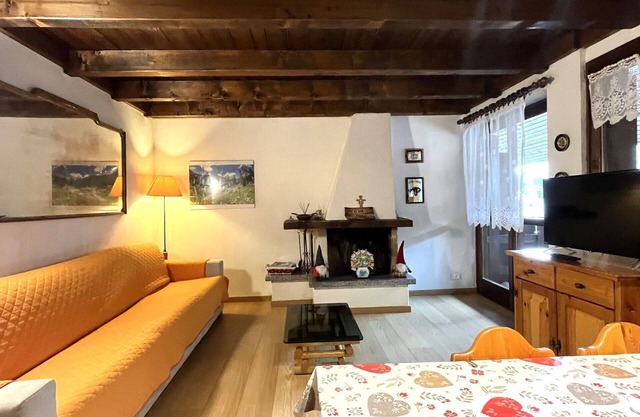 Beautiful apartment for 6 guests with WIFI, TV and balcony