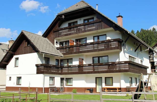 Beautiful apartment for 3 guests with WIFI, TV, pets allowed, panoramic view and parking