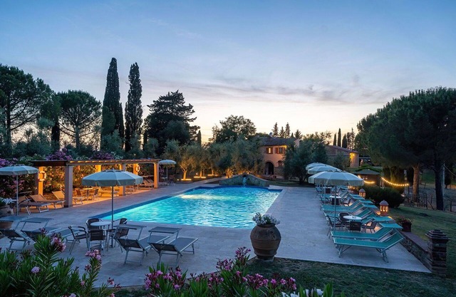 Beautiful apartment for 6 people with pool, WIFI, A/C, TV, pets allowed and panoramic view