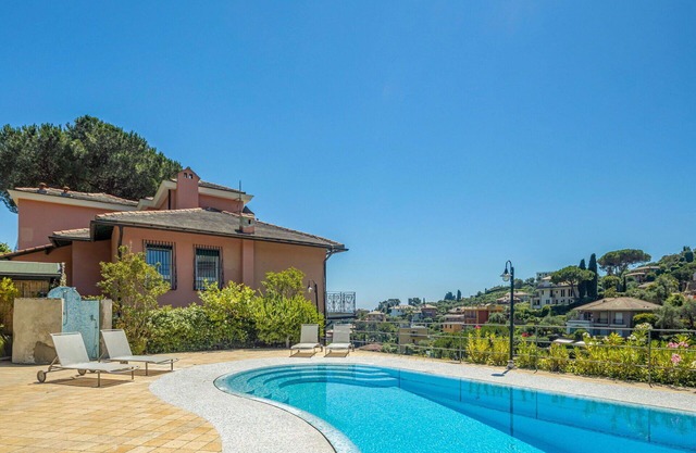 Beautiful apartment for 4 guests with pool, A/C, TV and patio
