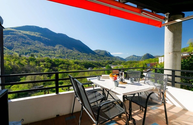 Beautiful apartment for 4 people with WIFI, pool, TV, patio and panoramic view