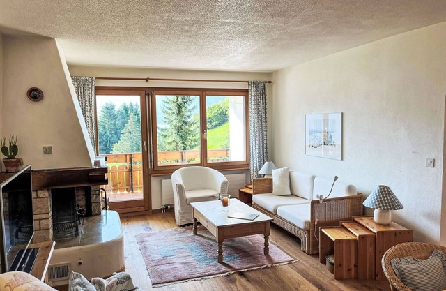 Beautiful apartment for 4 people with WIFI, pool, TV, balcony, pets allowed and panoramic view