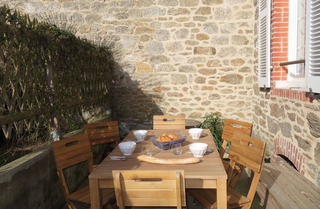 Beautiful apartment for 4 guests with WIFI, TV and terrace