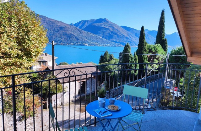 Beautiful apartment for 5 people with WIFI, A/C, TV and balcony