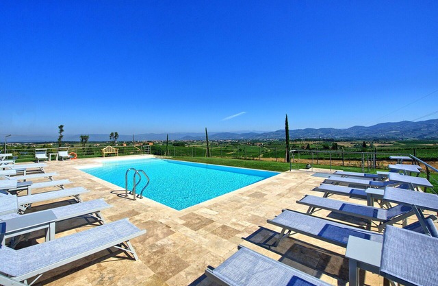 Beautiful apartment for 6 people with WIFI, A/C, pool, TV and panoramic view