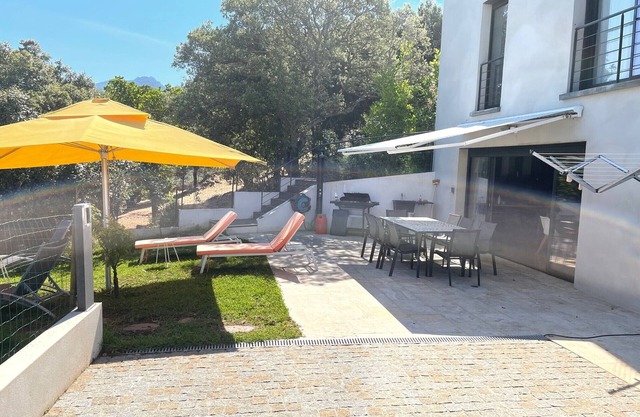 BEAUTIFUL APARTMENT WITH MAGNIFICENT SEA AND MOUNTAIN VIEWS