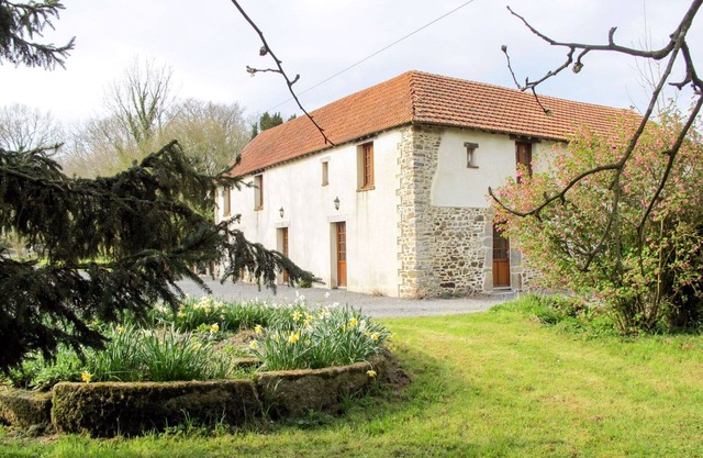 Beautiful apartment in villa for 3 guests with WIFI, TV, patio and pets allowed
