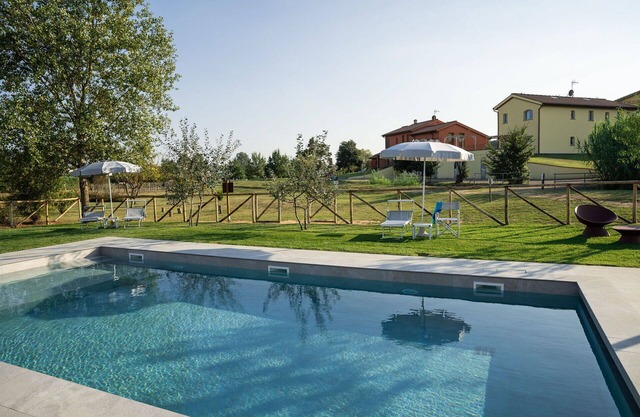 Beautiful apartment in villa for 4 people with A/C, WIFI, pool and TV