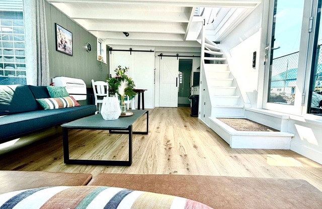 Beautiful apartment in villa for 4 people with WIFI and patio