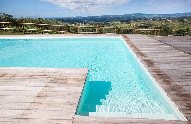 Beautiful apartment for 6 guests with pool, WIFI, A/C, TV and panoramic view, close to San Gimig.