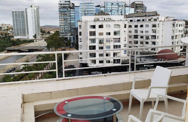 Beautiful apartment with sea view close to all attractions caffes and chic restaurant