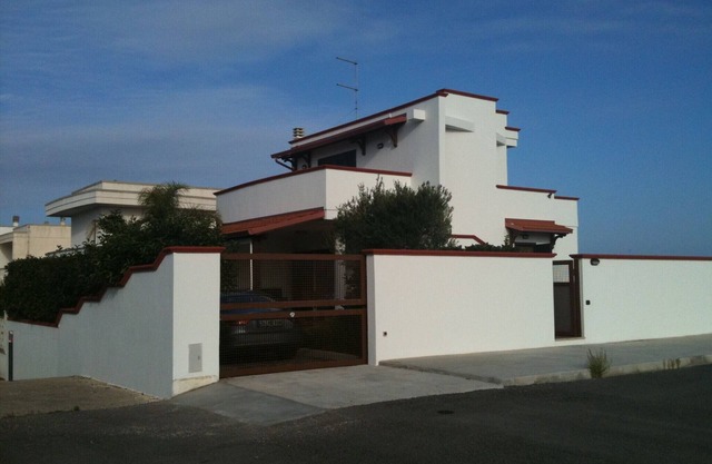 Beautiful architect villa, sea views, WiFi