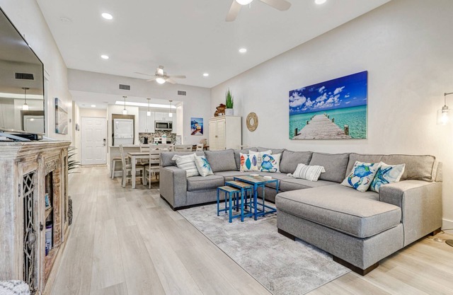 Beautiful Bonita Bay Condo! Beach Shuttle, Pool, Kayaks, Tennis & Over $100 of Free Daily Activities