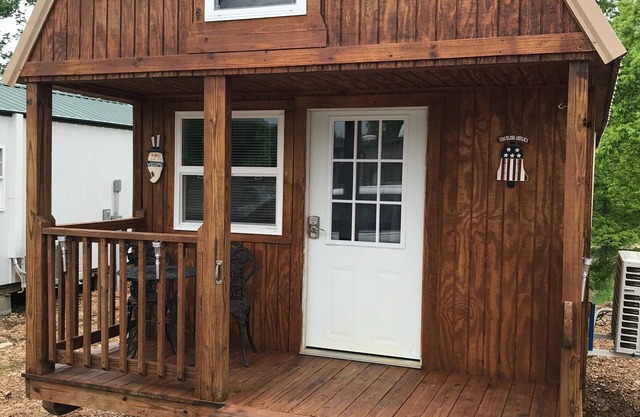 Beautiful Cabin Sleeps 5