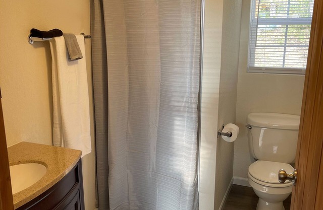 Beautiful Cabin Sleeps 10