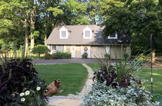 Beautiful Carriage House/Your Own Private Space