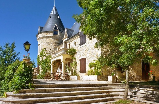 Beautiful Château with Private Pool near Cahors