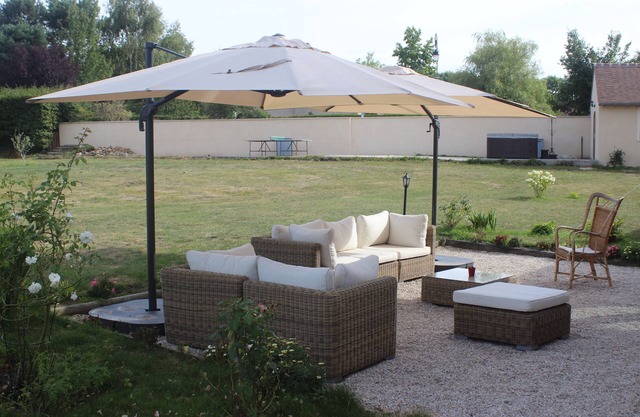 Beautiful character property in Montfort l'Amaury and on the edge of the forest.