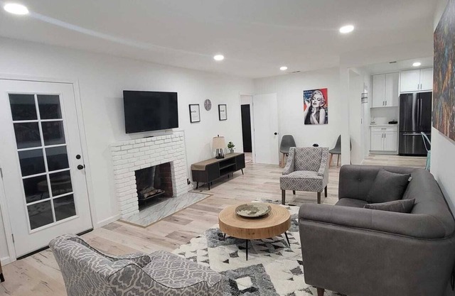 Beautiful charming private home in Reseda