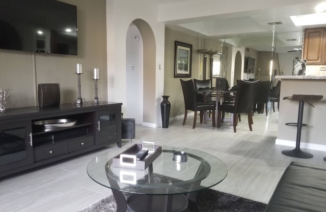 🏝 Beautiful & Clean in North Tapatio. No cleaning fees.