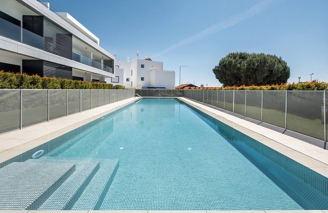 Beautiful contemporary 2 bedroom apartment in Cabanas Oceanview pool & Free Wifi