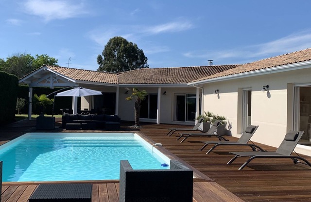 Beautiful Contemporary Villa Between Bordeaux and Arcachon Bay