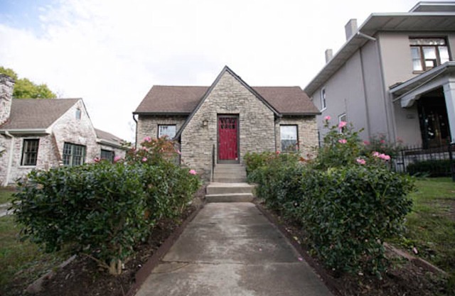 Beautiful cottage on Music Row