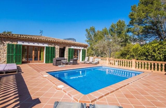 Beautiful country house with great mountain views
