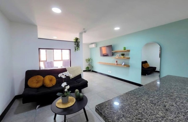 Beautiful, cozy apt with A/C in Laureles stadium