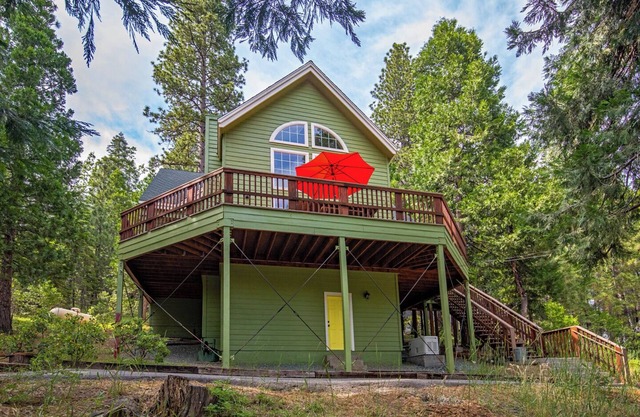 Beautiful & Cozy Cabin. Perfect Location, Kid Friendly. Free Starlink WIFI.