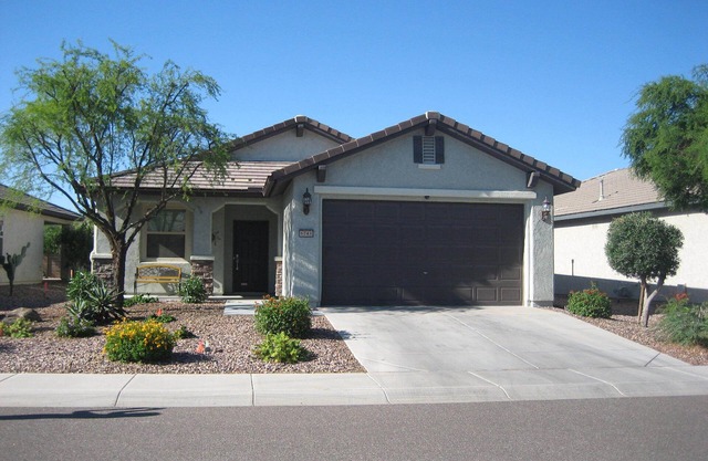 BEAUTIFUL & COZY HOME IN MERRILL RANCH/SUN CITY RESORT- ADULT 55+ SIDE
