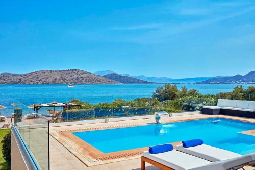 Beautiful Crete Villa 4 Bedrooms Villa Cretan Seafront Private Pool & Close To Town Elounda