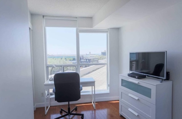 Beautiful Downtown Toronto Waterfront Condo