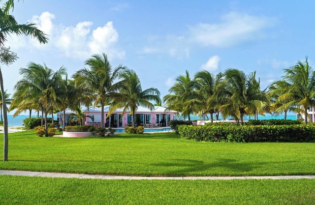 Beautiful Eclectic Decor on the Beach - Sleeps 6 guests